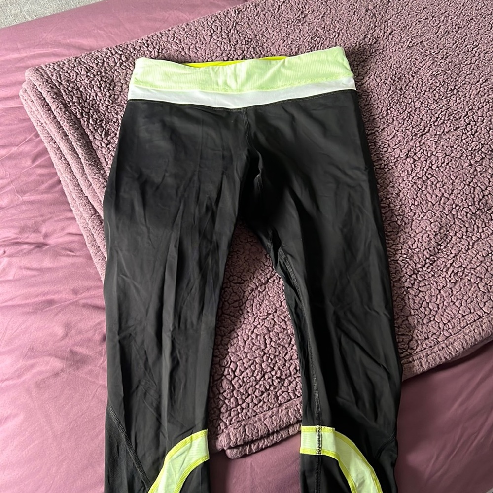 Lululemon capris size 6